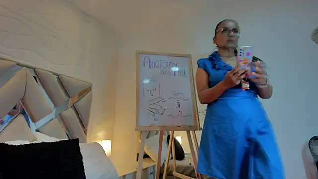 raquell moore online show from 03/08/25, 06:47