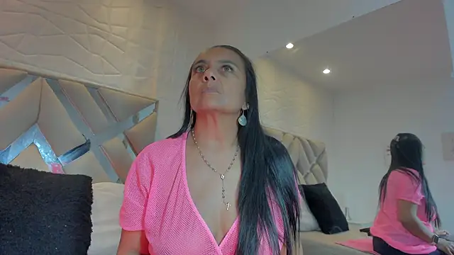 raquell moore online show from 03/10/25, 10:55