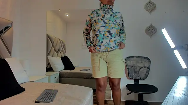 raquell moore online show from 03/17/25, 12:08