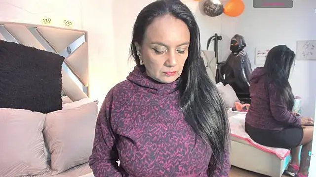 raquell moore online show from 10/22/25, 11:54