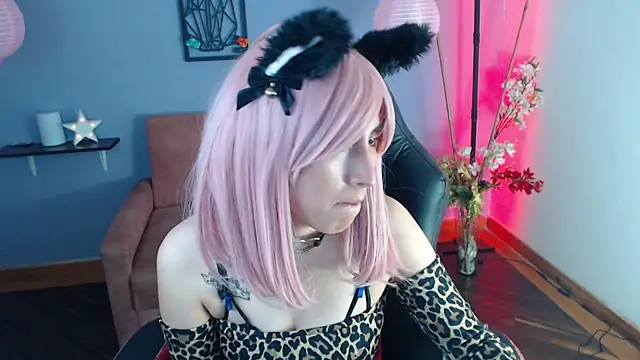 Snapshot of miss_moonlight chatting on 01/17/25, 09:50 miss moonlight online show from 01/17/25, 09:50