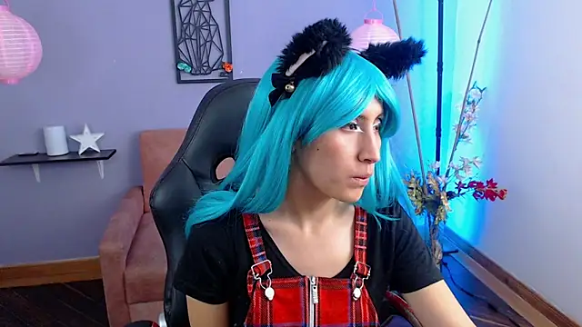 Snapshot of miss_moonlight chatting on 02/13/25, 09:06 miss moonlight online show from 02/13/25, 09:06