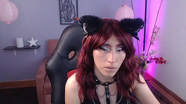 Snapshot of miss_moonlight chatting on 02/22/25, 09:26 miss moonlight online show from 02/22/25, 09:26