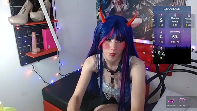 Snapshot of miss_moonlight chatting on 11/18/25, 07:46 miss moonlight online show from 11/18/25, 07:46