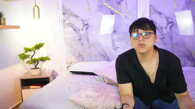 vanilla hot online show from 10/07/25, 01:30