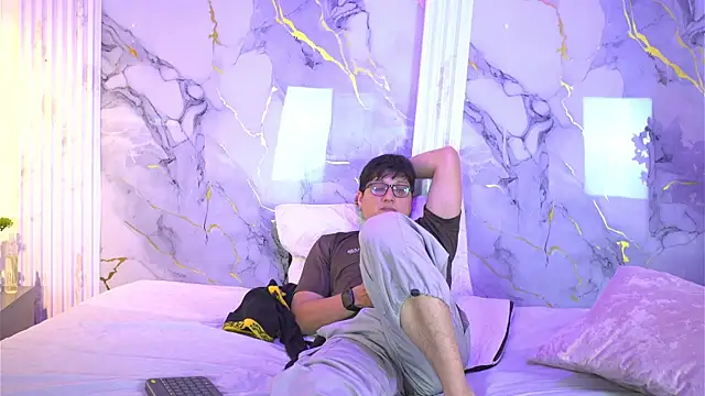 vanilla hot online show from 10/12/25, 07:24