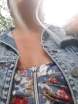 Snapshot of monicavictoria1301 chatting on 03/16/25, 10:31 monicavictoria1301 online show from 03/16/25, 10:31