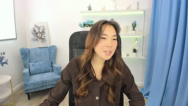 AnnaReyla online show from 10/08/25, 11:30