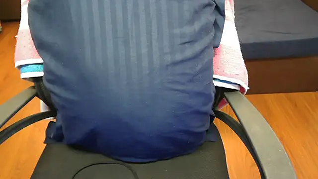 Snapshot of LovelyRosy chatting on 11/19/25, 12:32 LovelyRosy online show from 11/19/25, 12:32