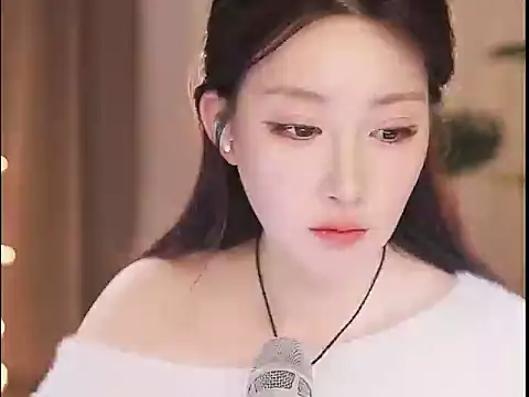 Dou-Dou-er online show from 03/04/25, 04:52