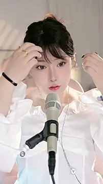 Dou-Dou-er online show from 10/23/25, 12:37