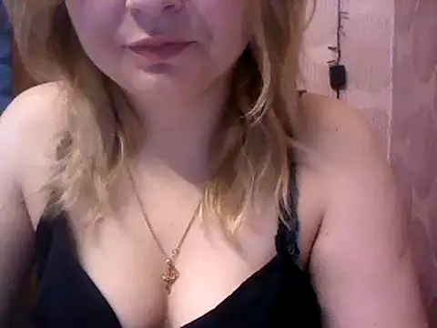 Snapshot of Allie_Janet chatting on 01/22/25, 07:46 Allie Janet online show from 01/22/25, 07:46