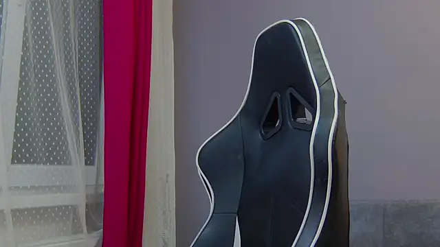 Eva Lovvia  online show from 02/10/25, 10:19