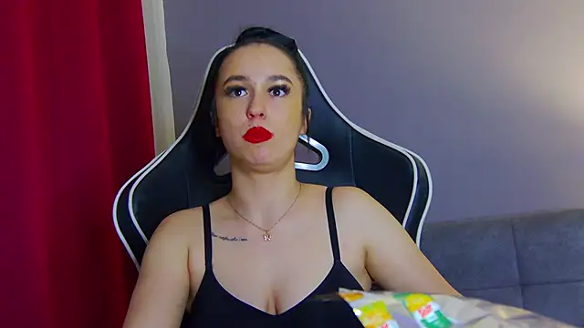 Eva Lovvia  online show from 02/15/25, 01:42