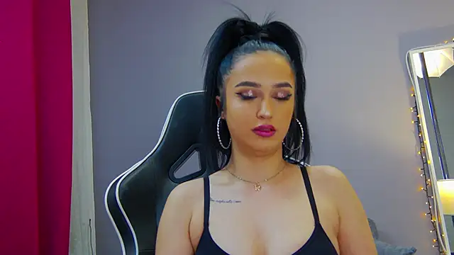 Eva Lovvia  online show from 02/20/25, 07:41