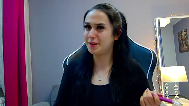 Eva Lovvia  online show from 03/05/25, 01:10