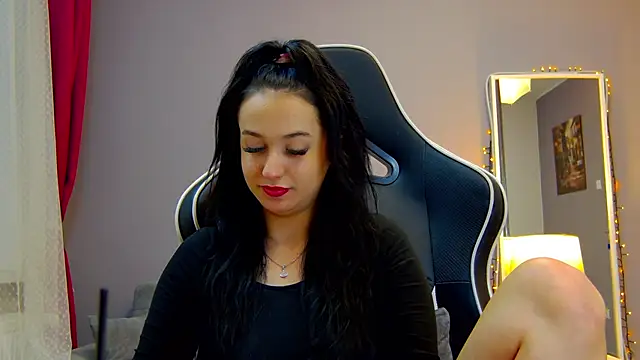 Eva Lovvia  online show from 03/18/25, 02:04