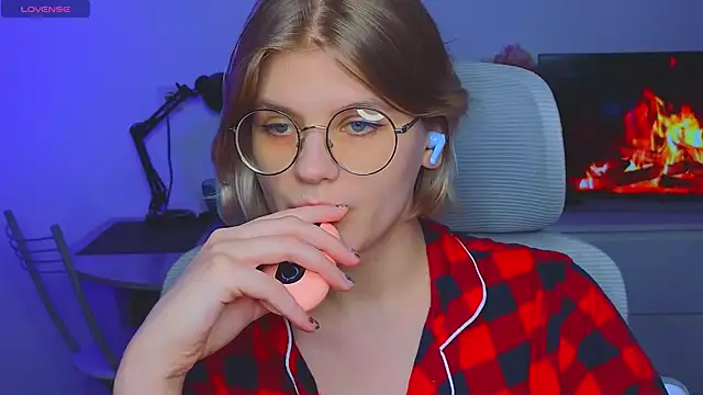 Snapshot of _JessieVibes chatting on 02/16/25, 04:42 JessieVibes online show from 02/16/25, 04:42
