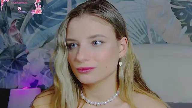 LanaSparks online show from 03/07/25, 11:40