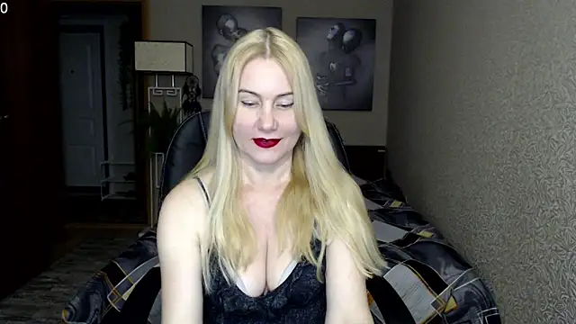 Snapshot of _Mire11a69 chatting on 02/18/25, 08:14 Mire11a69 online show from 02/18/25, 08:14