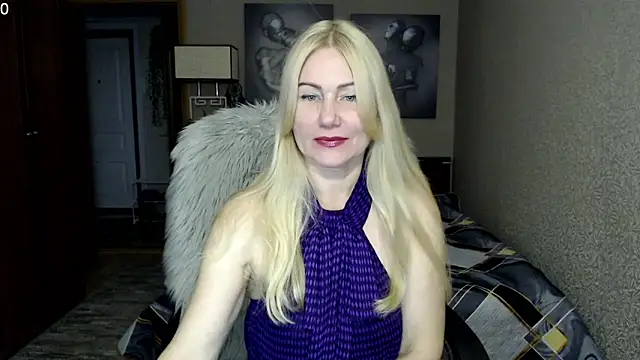 Snapshot of _Mire11a69 chatting on 10/18/25, 03:53 Mire11a69 online show from 10/18/25, 03:53