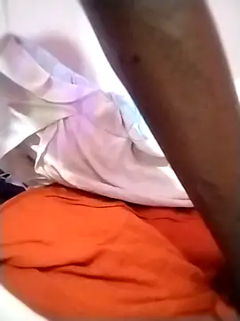 hungrydog18 online show from 10/16/25, 07:42