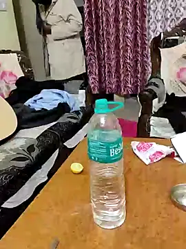 Snapshot of YourSuperTanya chatting on 02/14/25, 07:33 YourSuperTanya online show from 02/14/25, 07:33