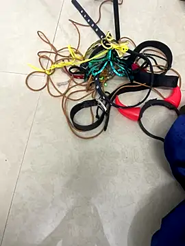 Snapshot of YourSuperTanya chatting on 10/19/25, 04:02 YourSuperTanya online show from 10/19/25, 04:02