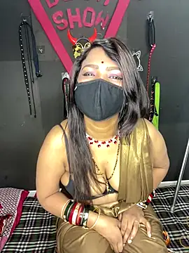 Snapshot of YourSuperTanya chatting on 11/07/25, 04:23 YourSuperTanya online show from 11/07/25, 04:23