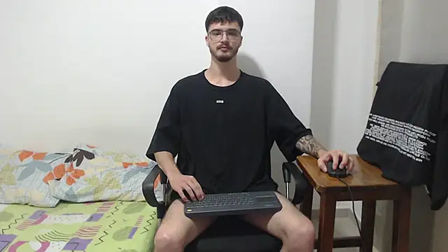 Aleex Miller online show from 11/17/25, 03:34