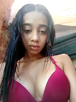 Snapshot of Zoe_Sweett18 chatting on 01/17/25, 06:54 Zoe Sweett18 online show from 01/17/25, 06:54