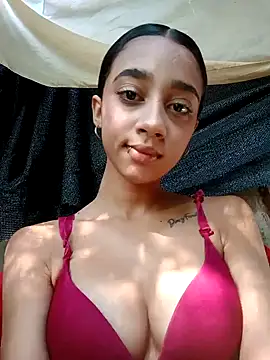 Snapshot of Zoe_Sweett18 chatting on 01/20/25, 01:53 Zoe Sweett18 online show from 01/20/25, 01:53