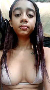 Snapshot of Zoe_Sweett18 chatting on 02/18/25, 01:11 Zoe Sweett18 online show from 02/18/25, 01:11