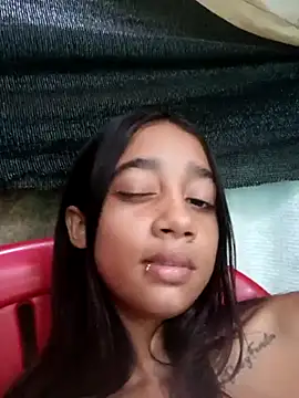 Snapshot of Zoe_Sweett18 chatting on 02/21/25, 10:15 Zoe Sweett18 online show from 02/21/25, 10:15