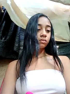 Snapshot of Zoe_Sweett18 chatting on 02/26/25, 01:08 Zoe Sweett18 online show from 02/26/25, 01:08