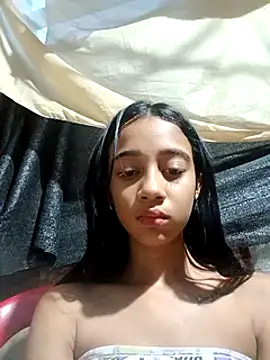 Snapshot of Zoe_Sweett18 chatting on 02/28/25, 11:01 Zoe Sweett18 online show from 02/28/25, 11:01