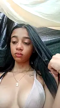Snapshot of Zoe_Sweett18 chatting on 03/14/25, 01:02 Zoe Sweett18 online show from 03/14/25, 01:02