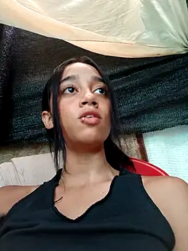 Snapshot of Zoe_Sweett18 chatting on 03/21/25, 07:46 Zoe Sweett18 online show from 03/21/25, 07:46