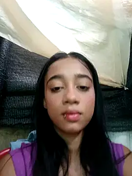 Snapshot of Zoe_Sweett18 chatting on 03/22/25, 12:57 Zoe Sweett18 online show from 03/22/25, 12:57