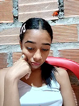 Snapshot of Zoe_Sweett18 chatting on 09/18/25, 12:29 Zoe Sweett18 online show from 09/18/25, 12:29
