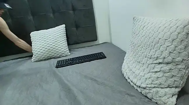 wolfandsky online show from 03/04/25, 05:24