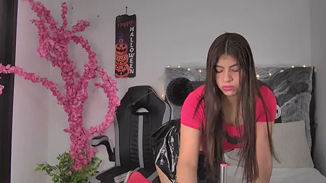 Snapshot of AmandaBrooks_18 chatting on 10/06/25, 03:26 AmandaBrooks 18 online show from 10/06/25, 03:26