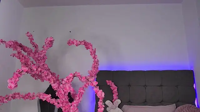 Snapshot of AmandaBrooks_18 chatting on 11/20/25, 12:55 AmandaBrooks 18 online show from 11/20/25, 12:55