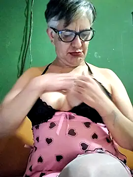 ilonna2025 online show from 11/09/25, 11:36