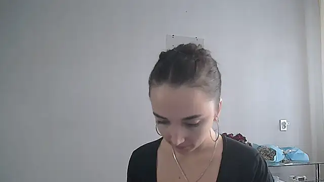 Eva Gloryy online show from 10/23/25, 12:59