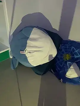 chanentino2 online show from 02/15/25, 09:59