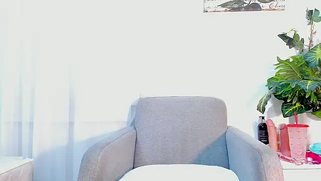 Snapshot of SiennaLustt chatting on 02/21/25, 01:55 SiennaLustt online show from 02/21/25, 01:55