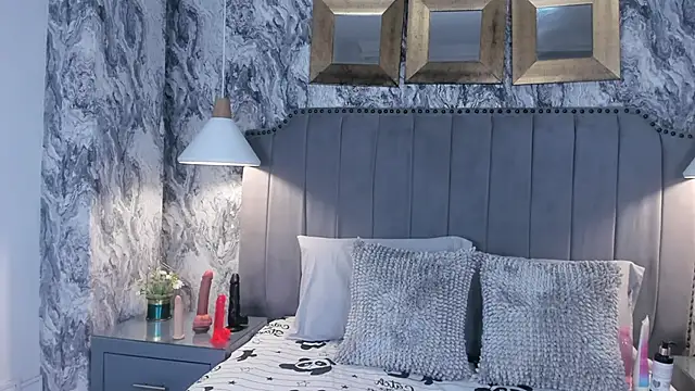 Snapshot of Pocahontas_BGB chatting on 09/18/25, 08:22 Pocahontas BGB online show from 09/18/25, 08:22