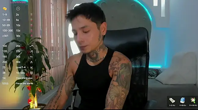 Snapshot of tattokoi chatting on 03/04/25, 07:01 tattokoi online show from 03/04/25, 07:01