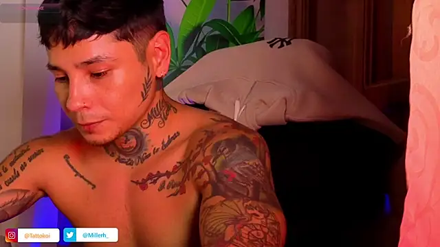 Snapshot of tattokoi chatting on 10/28/25, 11:18 tattokoi online show from 10/28/25, 11:18